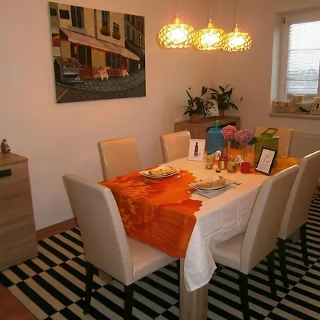 Harrison Homes 01 Terrace And Parking شقة